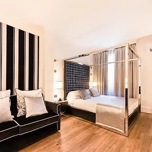 4* Aparthotel House